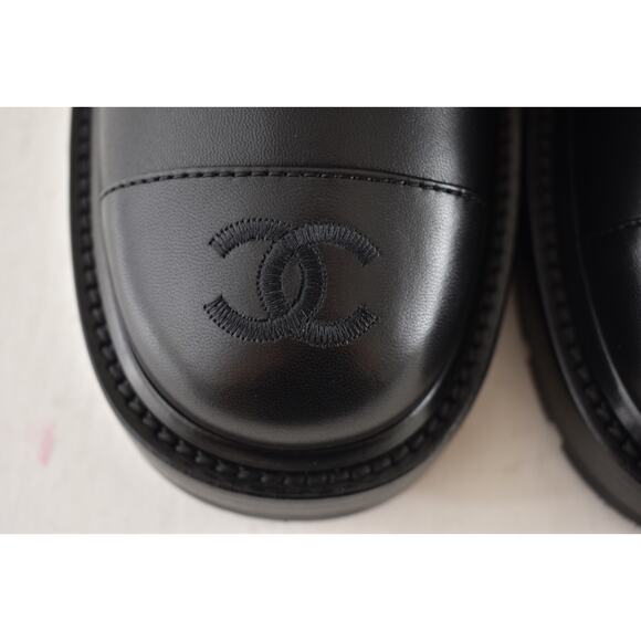 Chanel 21A Black Quilted Gold CC Chain Combat Lace Up Tie Ankle Short Boots 39.5 - Picture 10 of 15